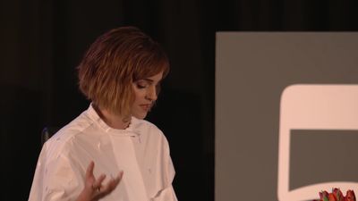 EmmaWatsonFan-nl_2016OurSharedShelf-InCoversationWithGloriaSteinem0941.jpg