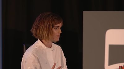 EmmaWatsonFan-nl_2016OurSharedShelf-InCoversationWithGloriaSteinem2789.jpg