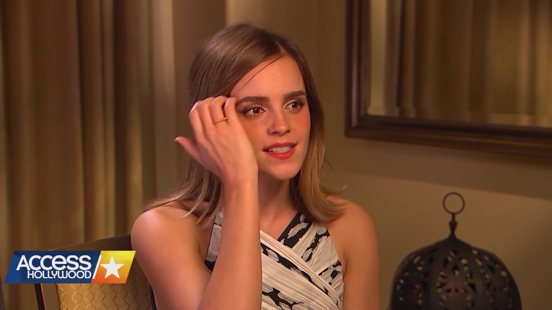 EmmaWatsonFan-dot-nl_2017AccesHollywood0159.jpg EmmaWatsonFan-dot-nl_2017AccesHollywood0159.jpg