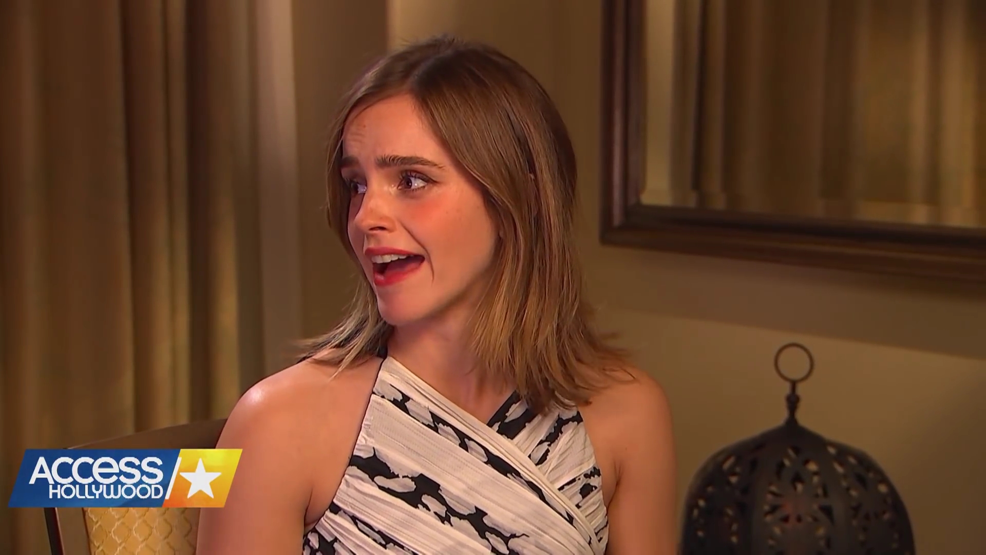 EmmaWatsonFan-dot-nl_2017AccesHollywood0165.jpg EmmaWatsonFan-dot-nl_2017AccesHollywood0165.jpg