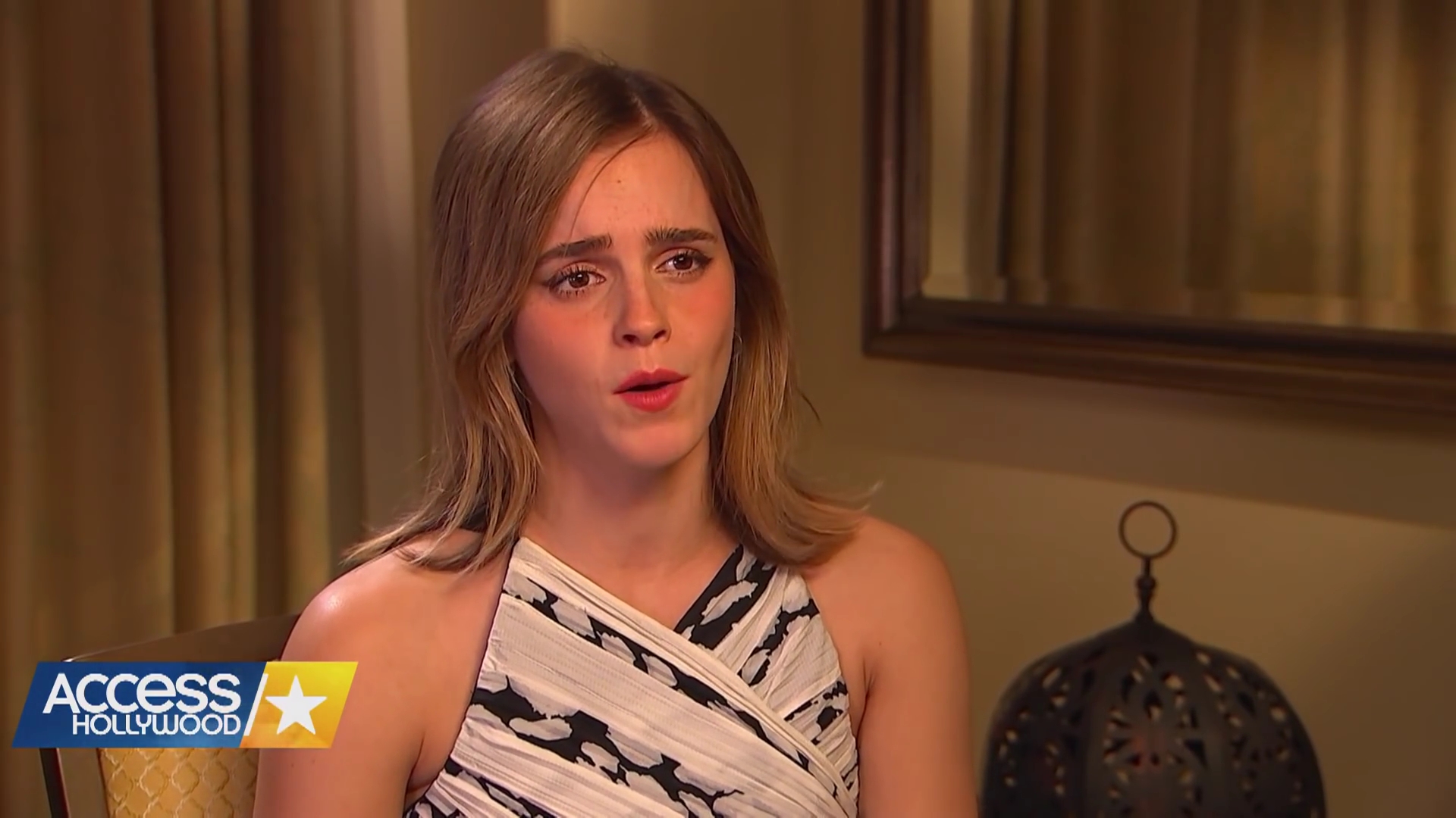 EmmaWatsonFan-dot-nl_2017AccesHollywood0173.jpg EmmaWatsonFan-dot-nl_2017AccesHollywood0173.jpg