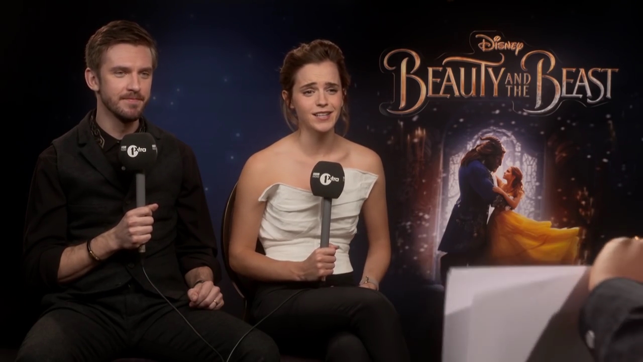 EmmaWatsonFan-dot-NL_2017BeautyAndTheBeastPressJunket-BBCRadio1Xtra0164.jpg