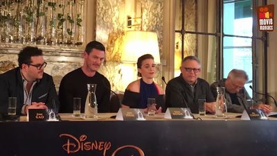 EmmaWatsonFan-dot-nl_BeautyAndTheBeastPersConferentieParijs0210.jpg