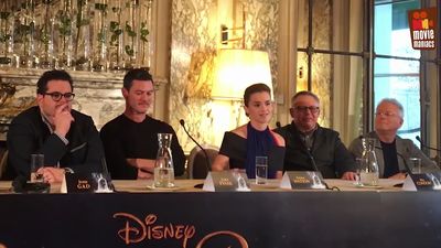 EmmaWatsonFan-dot-nl_BeautyAndTheBeastPersConferentieParijs1456.jpg