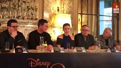 EmmaWatsonFan-dot-nl_BeautyAndTheBeastPersConferentieParijs2079.jpg