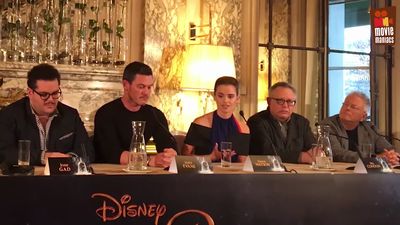 EmmaWatsonFan-dot-nl_BeautyAndTheBeastPersConferentieParijs2106.jpg