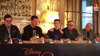 EmmaWatsonFan-dot-nl_BeautyAndTheBeastPersConferentieParijs2107.jpg