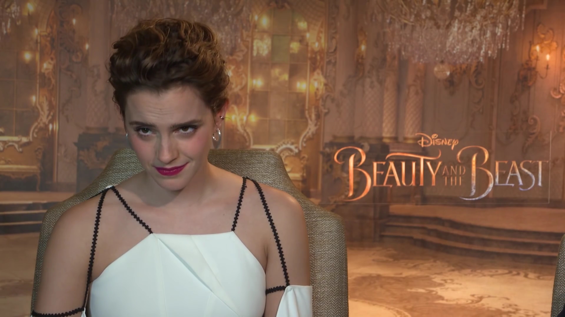EmmaWatsonFan-dot-NL_2017BeautyAndTheBeastPressJunket-CinemaBlend0109.jpg