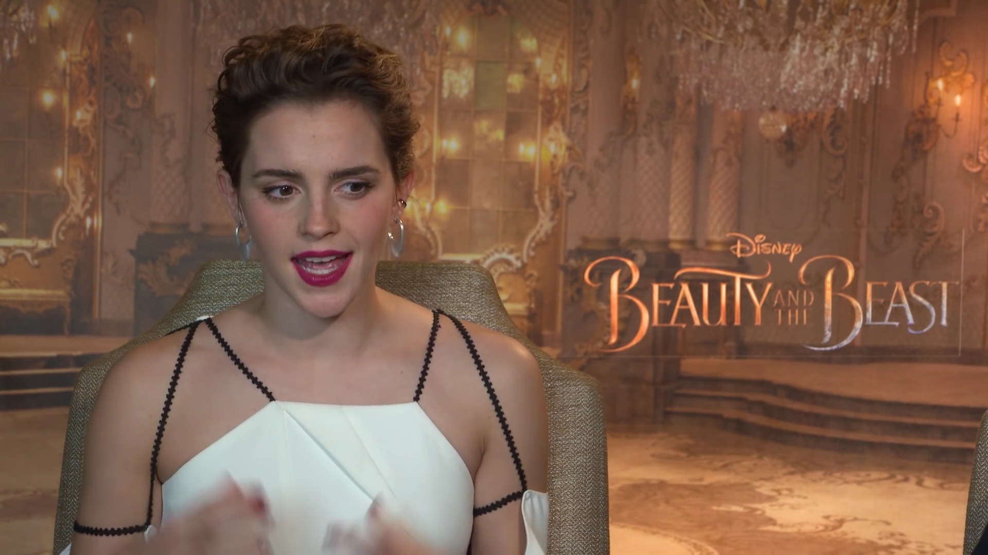 EmmaWatsonFan-dot-NL_2017BeautyAndTheBeastPressJunket-CinemaBlend0119.jpg