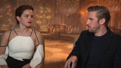 EmmaWatsonFan-dot-NL_2017BeautyAndTheBeastPressJunket-CinemaBlend0042.jpg