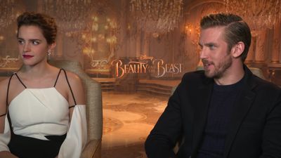 EmmaWatsonFan-dot-NL_2017BeautyAndTheBeastPressJunket-CinemaBlend0057.jpg