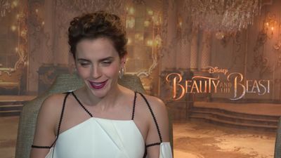 EmmaWatsonFan-dot-NL_2017BeautyAndTheBeastPressJunket-CinemaBlend0141.jpg