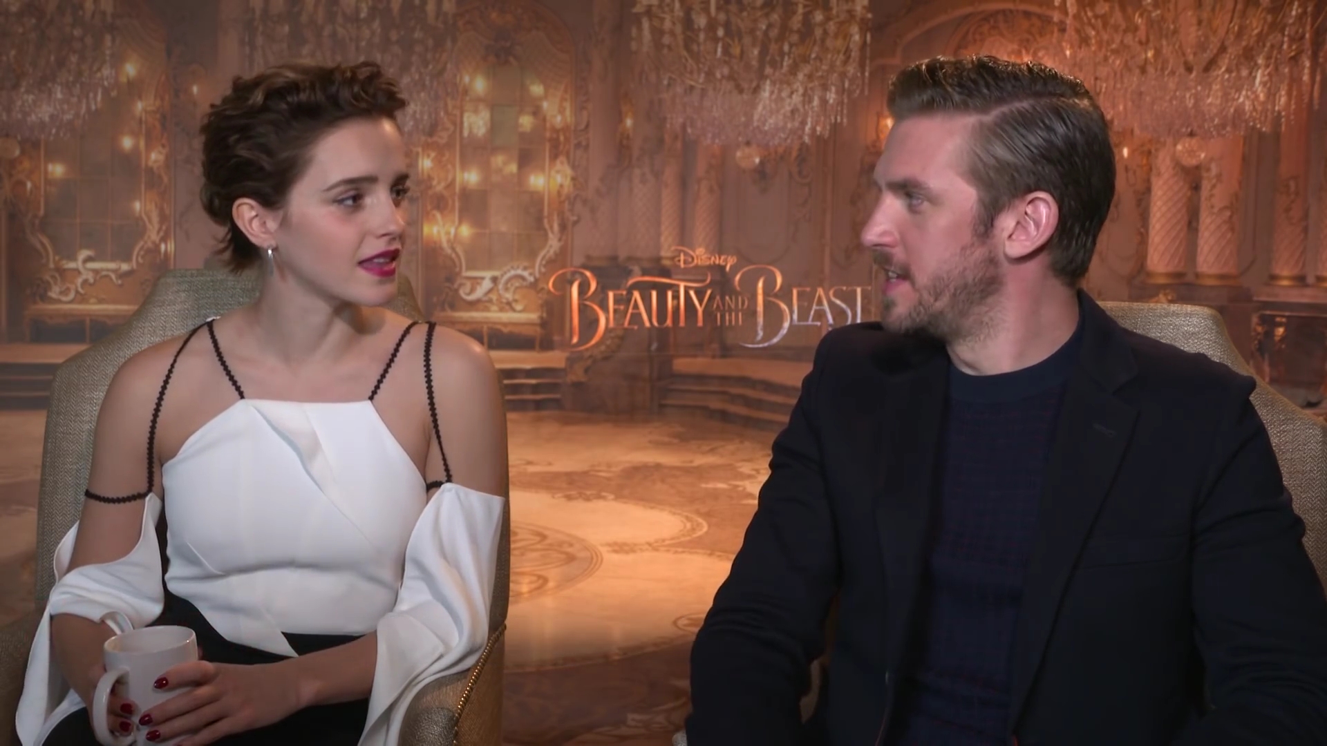 EmmaWatsonFan-dot-NL_BeautyAndTheBeastPressJunket-HarkinsTheatres0089.jpg