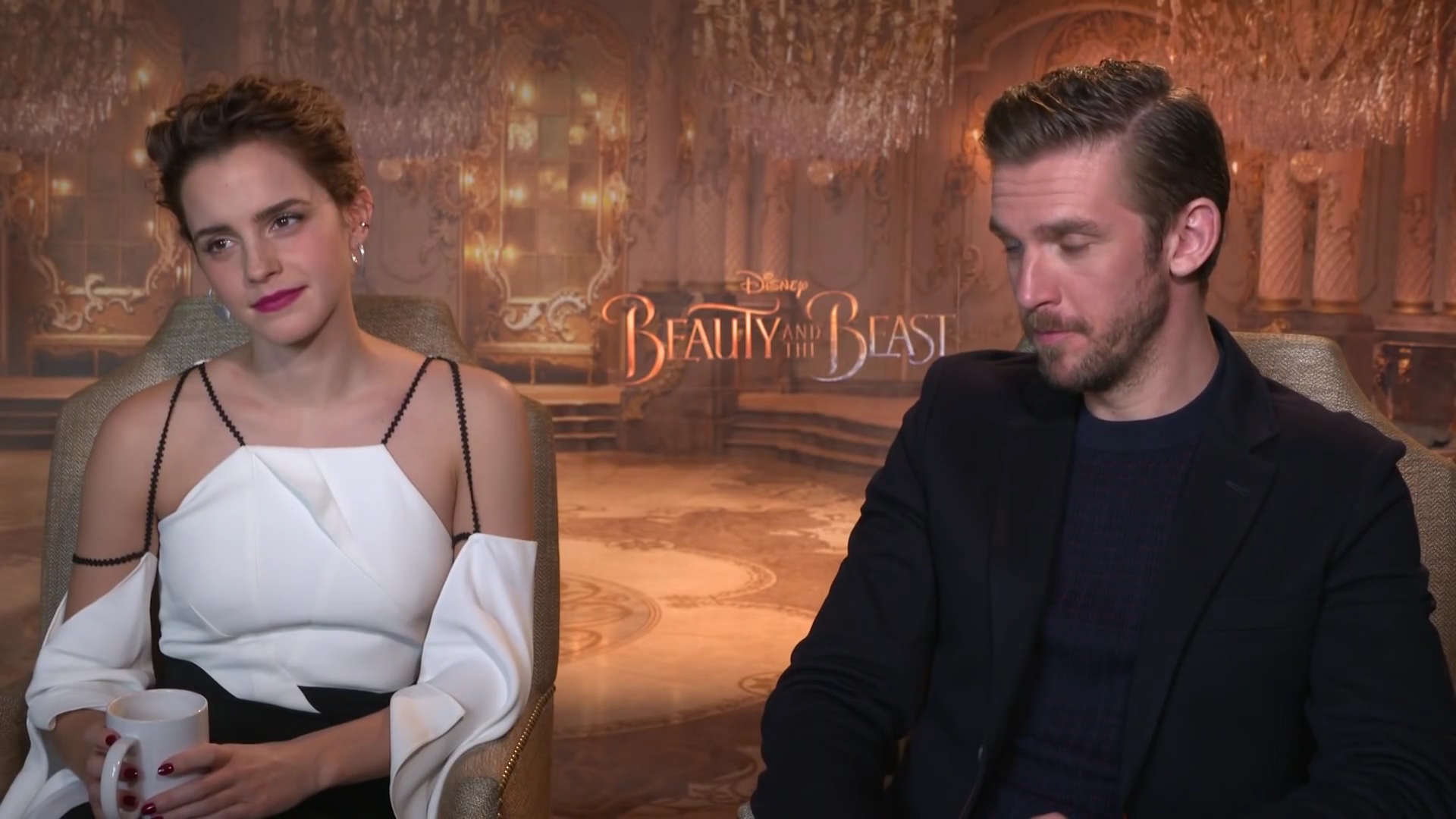 EmmaWatsonFan-dot-NL_BeautyAndTheBeastPressJunket-HarkinsTheatres0110.jpg