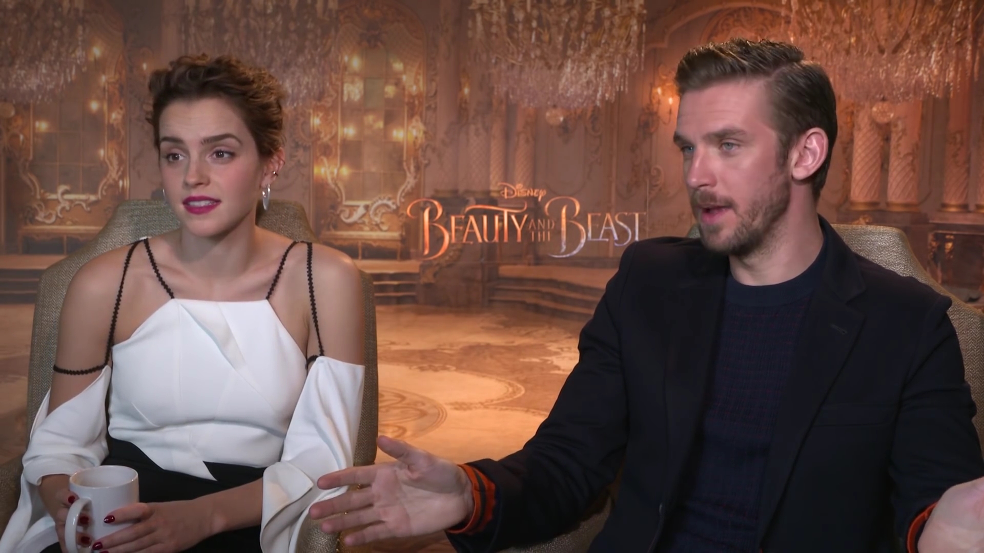 EmmaWatsonFan-dot-NL_BeautyAndTheBeastPressJunket-HarkinsTheatres0124.jpg
