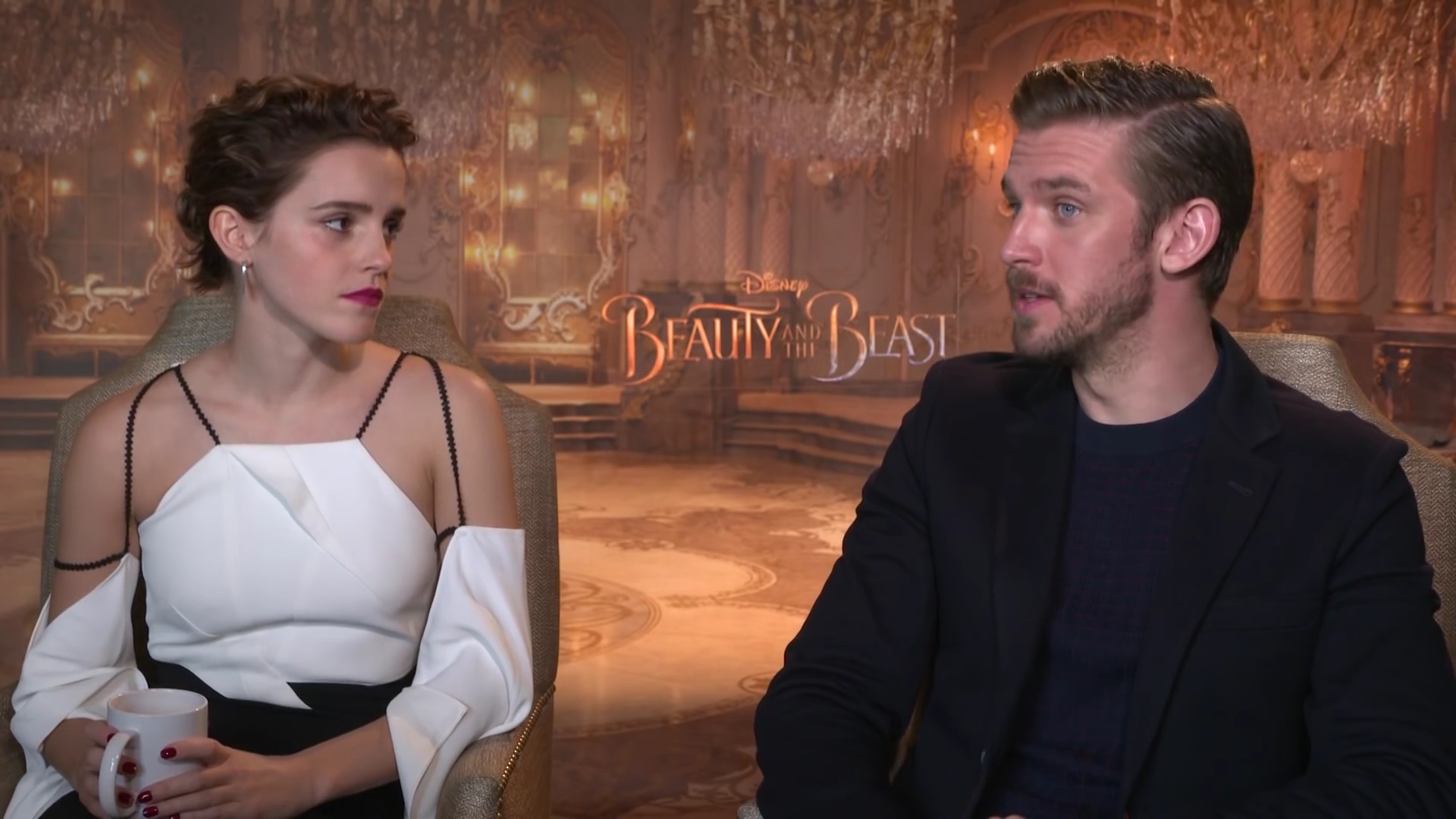 EmmaWatsonFan-dot-NL_BeautyAndTheBeastPressJunket-HarkinsTheatres0133.jpg