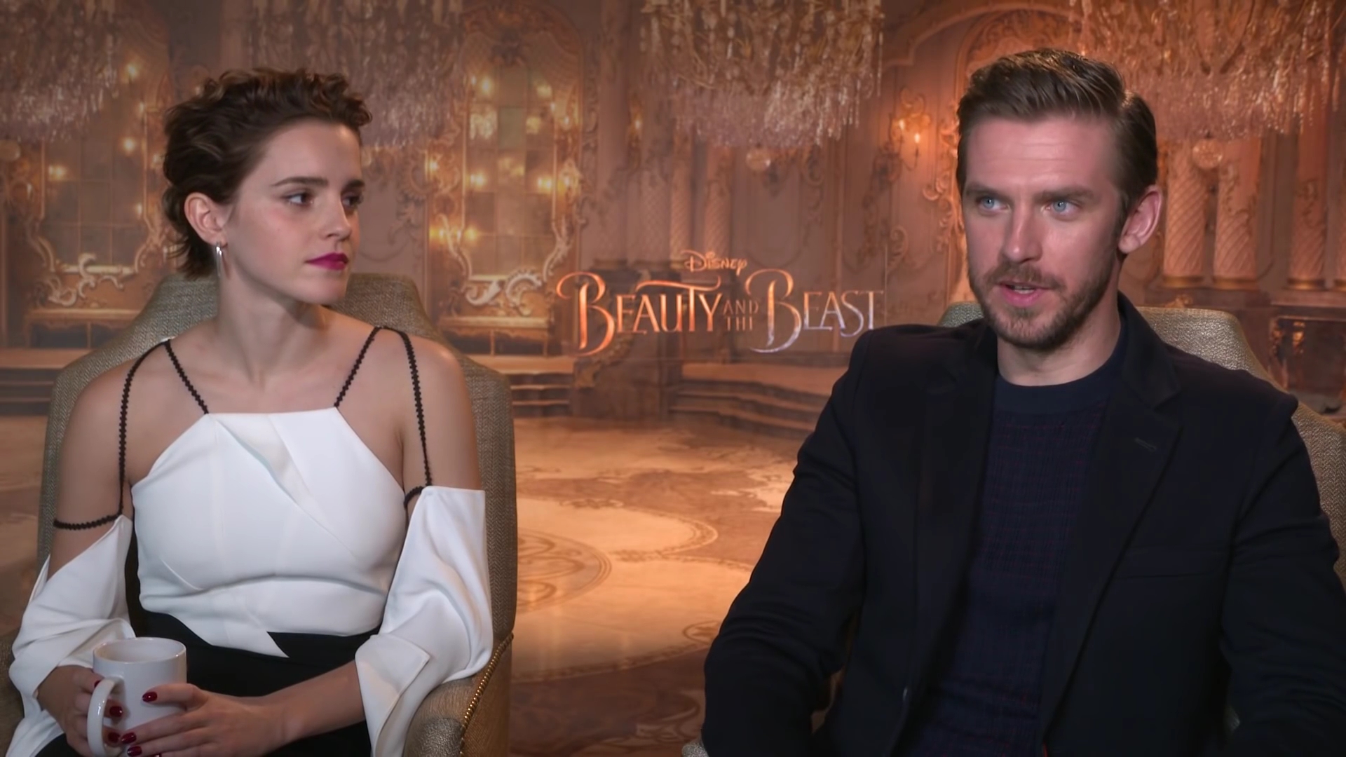 EmmaWatsonFan-dot-NL_BeautyAndTheBeastPressJunket-HarkinsTheatres0145.jpg