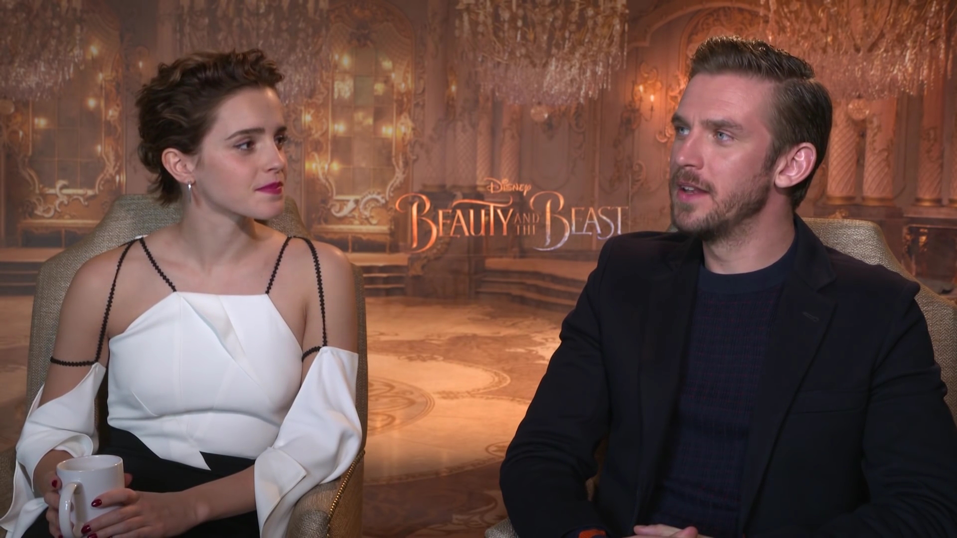 EmmaWatsonFan-dot-NL_BeautyAndTheBeastPressJunket-HarkinsTheatres0286.jpg