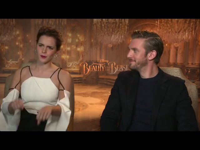 EmmaWatsonFan-dot-NL_BeautyAndTheBeastPressJunket-HollywoodXYZ0018.jpg