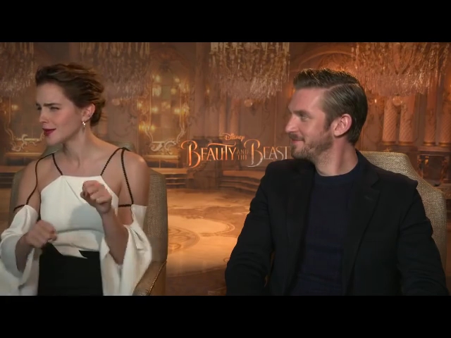 EmmaWatsonFan-dot-NL_BeautyAndTheBeastPressJunket-HollywoodXYZ0021.jpg
