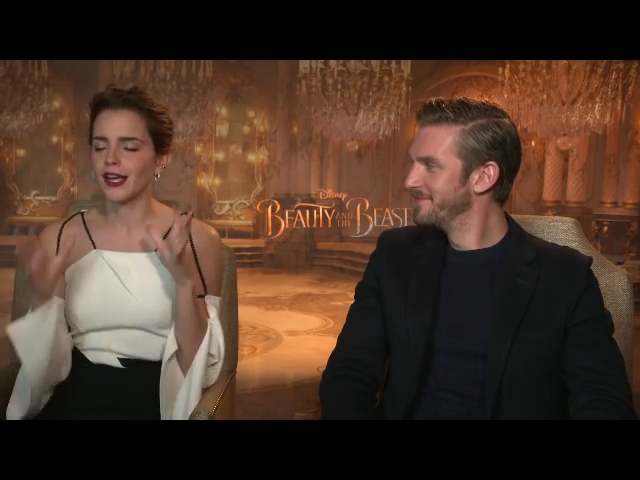 EmmaWatsonFan-dot-NL_BeautyAndTheBeastPressJunket-HollywoodXYZ0022.jpg