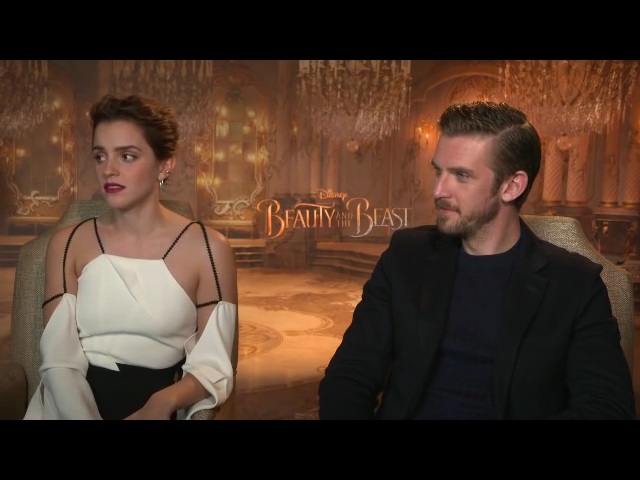 EmmaWatsonFan-dot-NL_BeautyAndTheBeastPressJunket-HollywoodXYZ0200.jpg