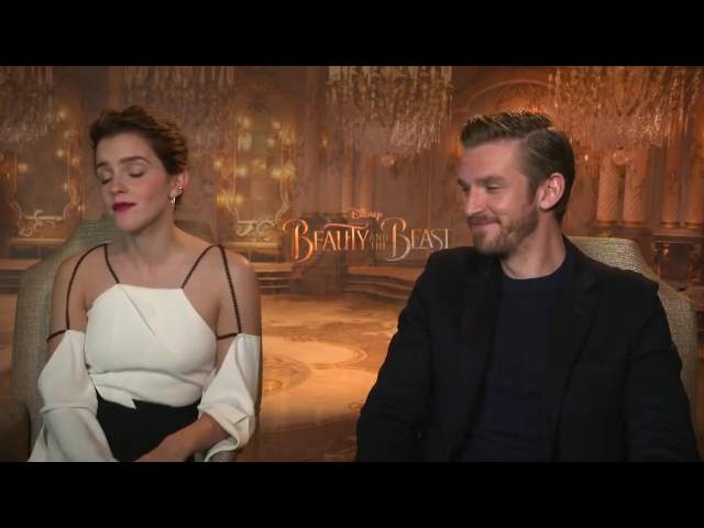 EmmaWatsonFan-dot-NL_BeautyAndTheBeastPressJunket-HollywoodXYZ0216.jpg