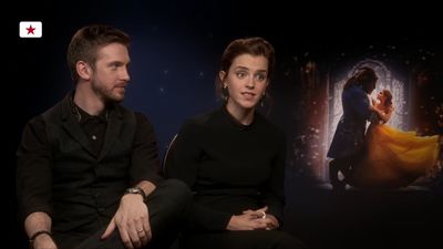 EmmaWatsonFan-dot-NL_BeautyAndTheBeastPressJunket-KinoTV0240.jpg