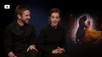 EmmaWatsonFan-dot-NL_BeautyAndTheBeastPressJunket-KinoTV0248.jpg