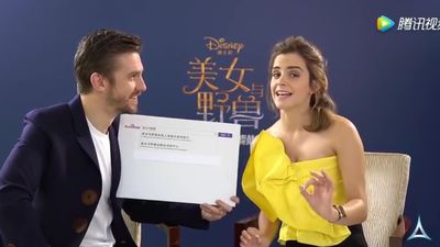 EmmaWatsonFan-dot-NL_BeautyAndTheBeastPressJunket-ShanghaiInterview0045.jpg