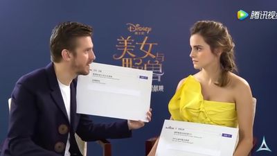 EmmaWatsonFan-dot-NL_BeautyAndTheBeastPressJunket-ShanghaiInterview0097.jpg