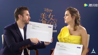 EmmaWatsonFan-dot-NL_BeautyAndTheBeastPressJunket-ShanghaiInterview0104.jpg