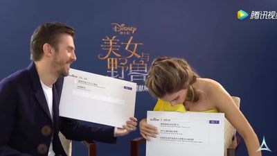 EmmaWatsonFan-dot-NL_BeautyAndTheBeastPressJunket-ShanghaiInterview0118.jpg