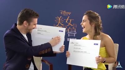 EmmaWatsonFan-dot-NL_BeautyAndTheBeastPressJunket-ShanghaiInterview0156.jpg