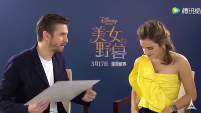 EmmaWatsonFan-dot-NL_BeautyAndTheBeastPressJunket-ShanghaiInterview0192.jpg