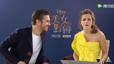 EmmaWatsonFan-dot-NL_BeautyAndTheBeastPressJunket-ShanghaiInterview0197.jpg