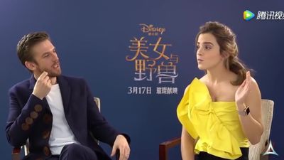 EmmaWatsonFan-dot-NL_BeautyAndTheBeastPressJunket-ShanghaiInterview0212.jpg