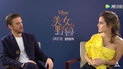 EmmaWatsonFan-dot-NL_BeautyAndTheBeastPressJunket-ShanghaiInterview0221.jpg