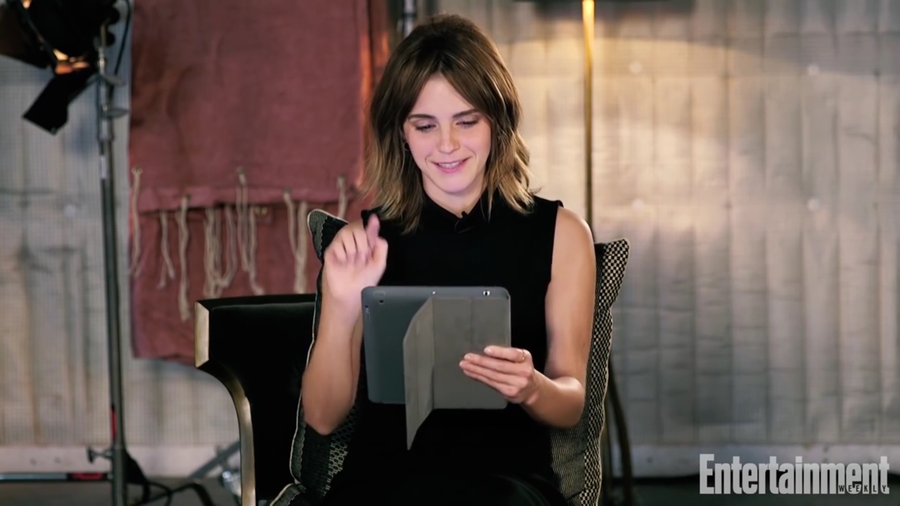 EmmaWatsonFan-nl_2017EntertainmentWeekly_KidsAskEmmaWatsonAboutBeautyAndTheBeastHarryPotterMore0013.jpg