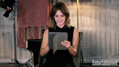 EmmaWatsonFan-nl_2017EntertainmentWeekly_KidsAskEmmaWatsonAboutBeautyAndTheBeastHarryPotterMore0015.jpg