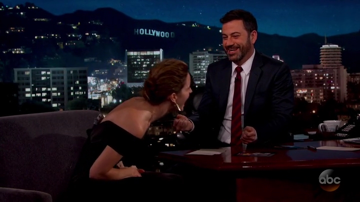 Emma-Watson-dot-nl_2017JimmyKimmelLive0518.jpg