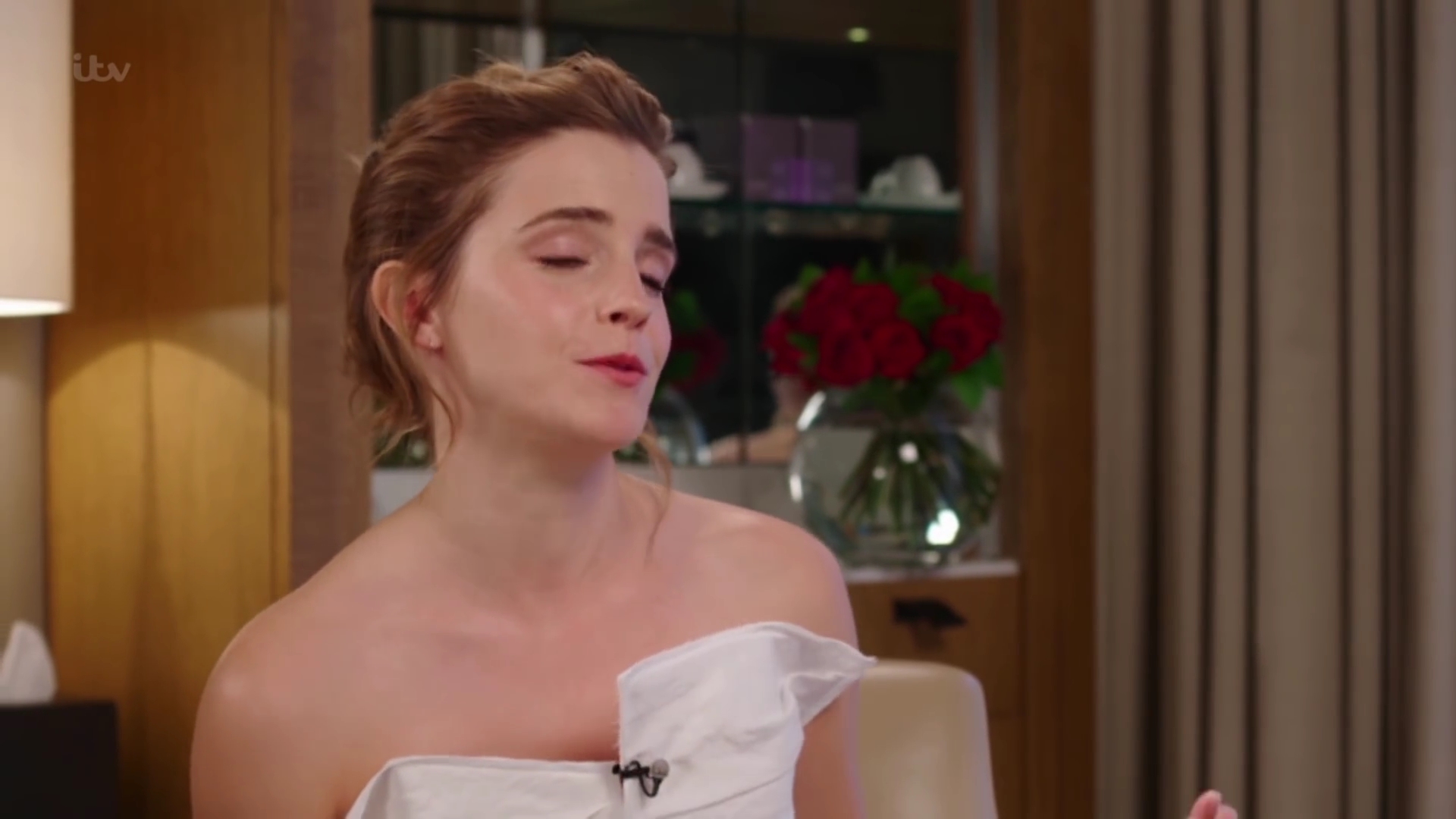 EmmaWatsonFan-dot-nl_2017Lorraine0325.jpg EmmaWatsonFan-dot-nl_2017Lorraine0325.jpg