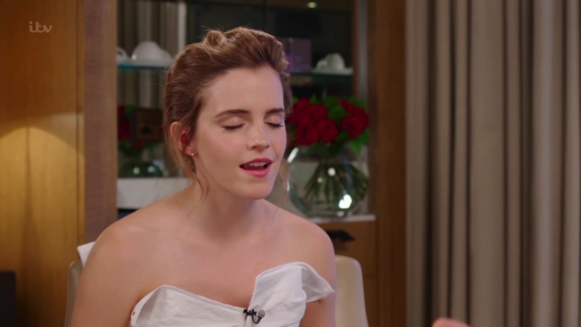 EmmaWatsonFan-dot-nl_2017Lorraine0409.jpg