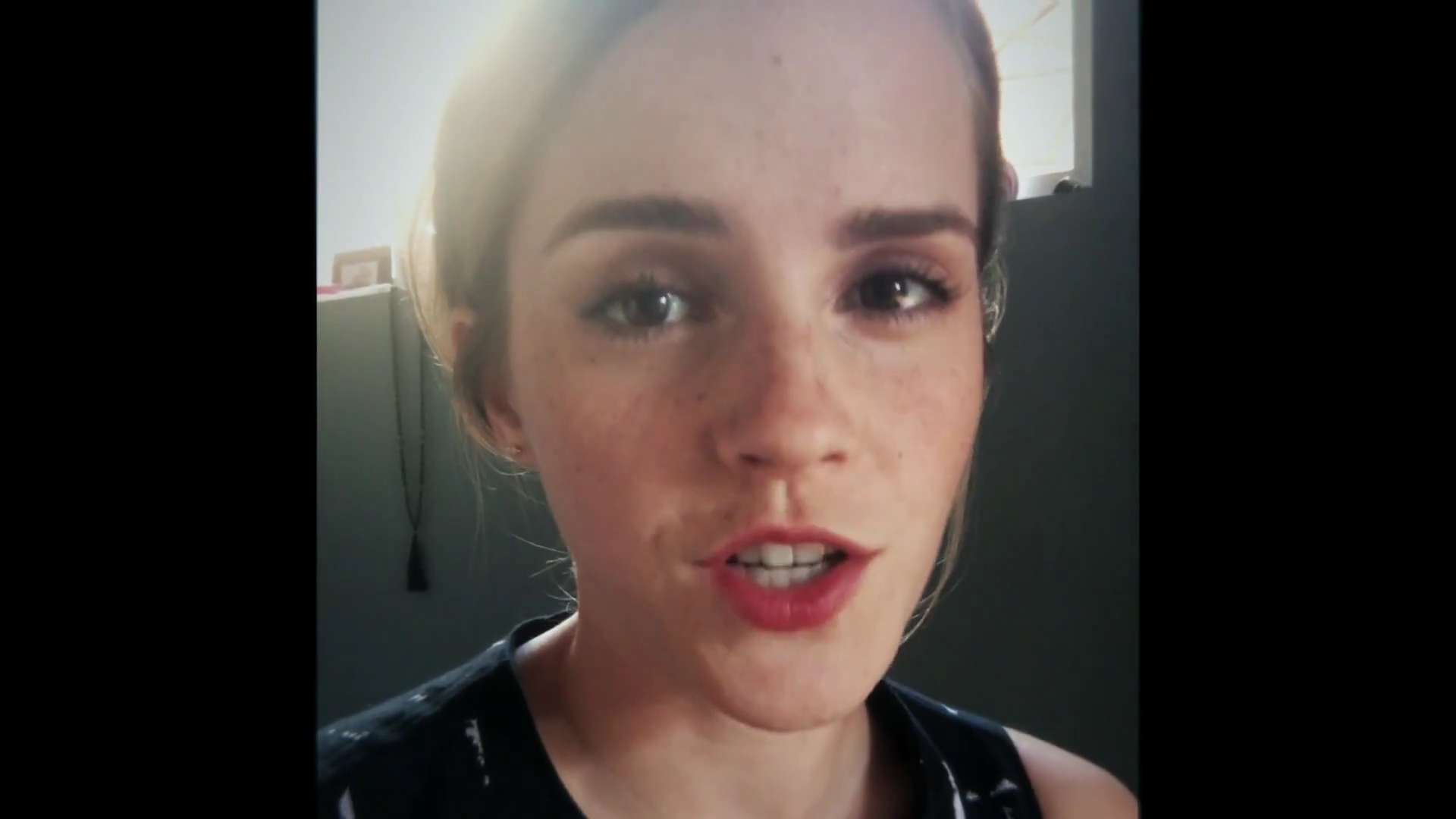 EmmaWatsonFan-dot-nl_2017MexicoRisesPSA0042.jpg