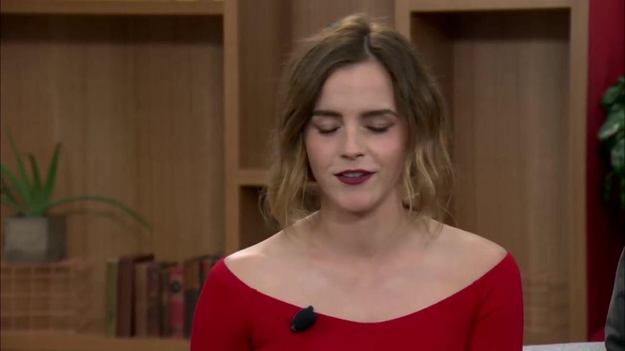 EmmaWatsonFan-dot-nl_TheCircle-TwitterQandA0297.jpg