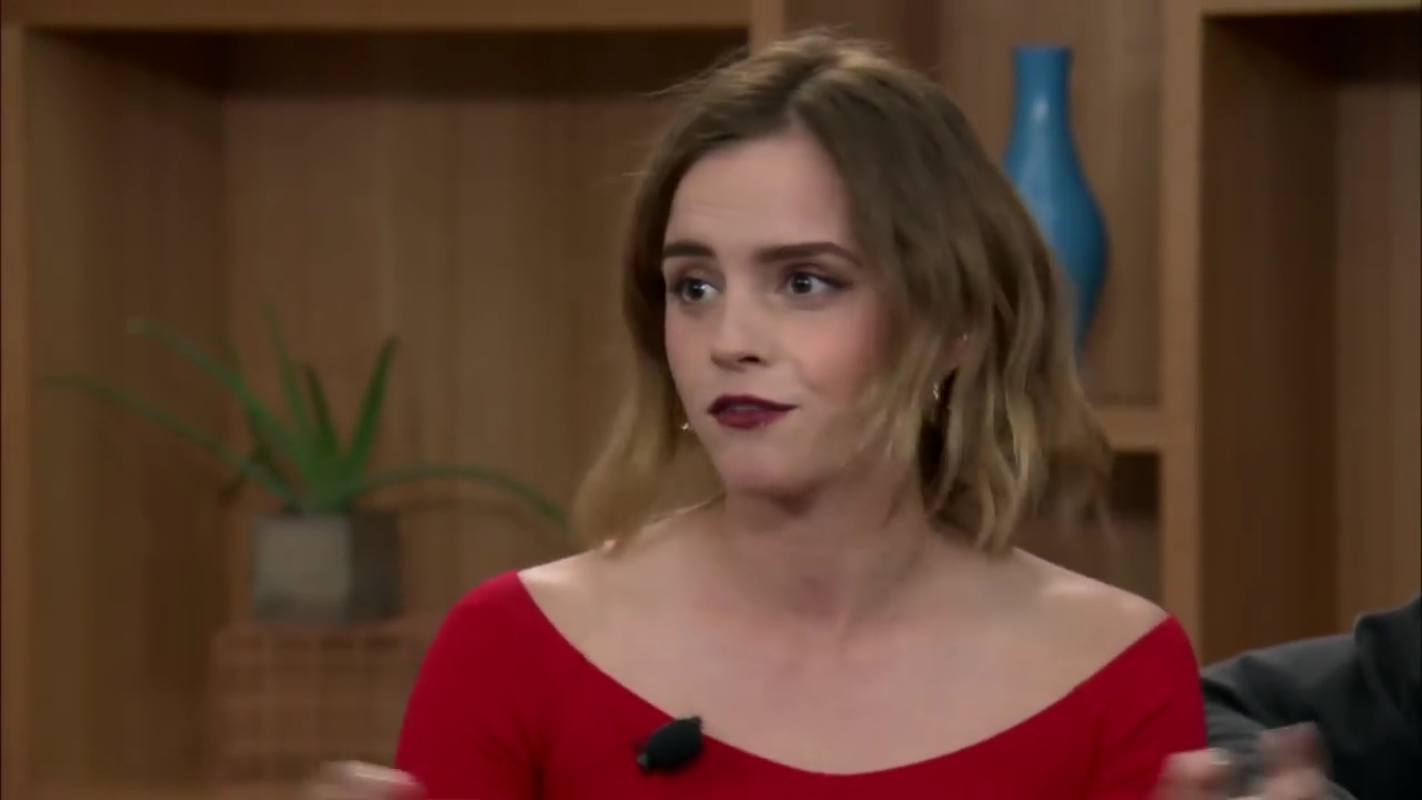 EmmaWatsonFan-dot-nl_TheCircle-TwitterQandA2309.jpg