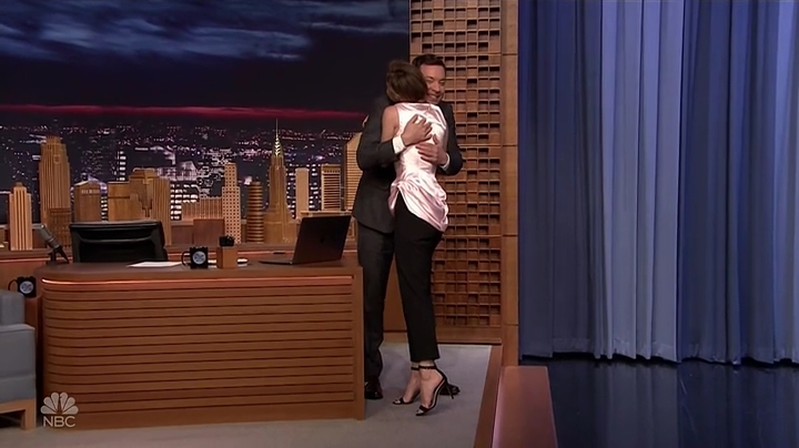 EmmaWatsonFan-dot-NL_24april2017TheTonightShowWithJimmyFallon0042.jpg