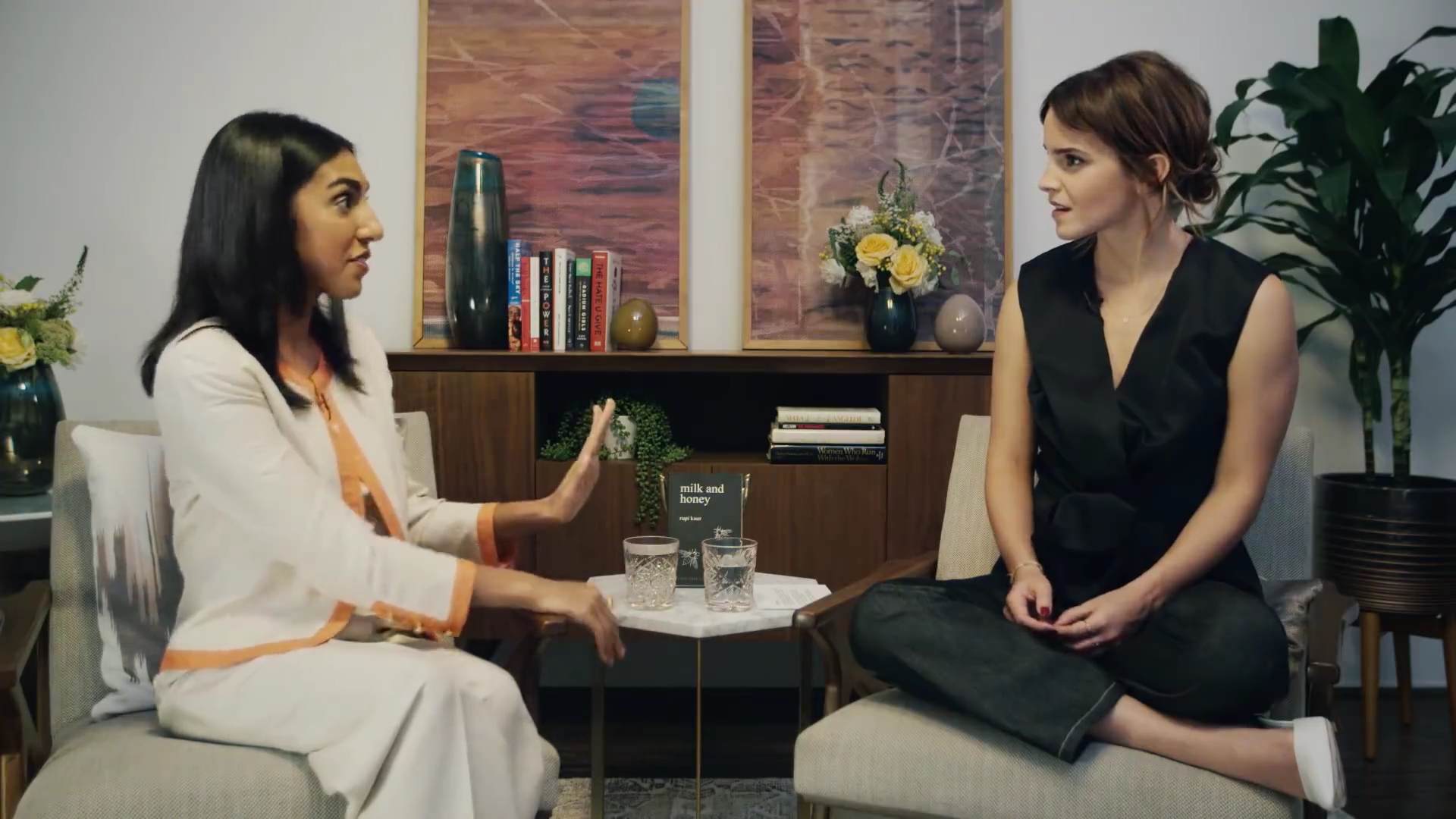 EmmaWatsonFan-dot-NL_2018OurSharedShelfWithRupiKaur0006.jpg EmmaWatsonFan-dot-NL_2018OurSharedShelfWithRupiKaur0006.jpg