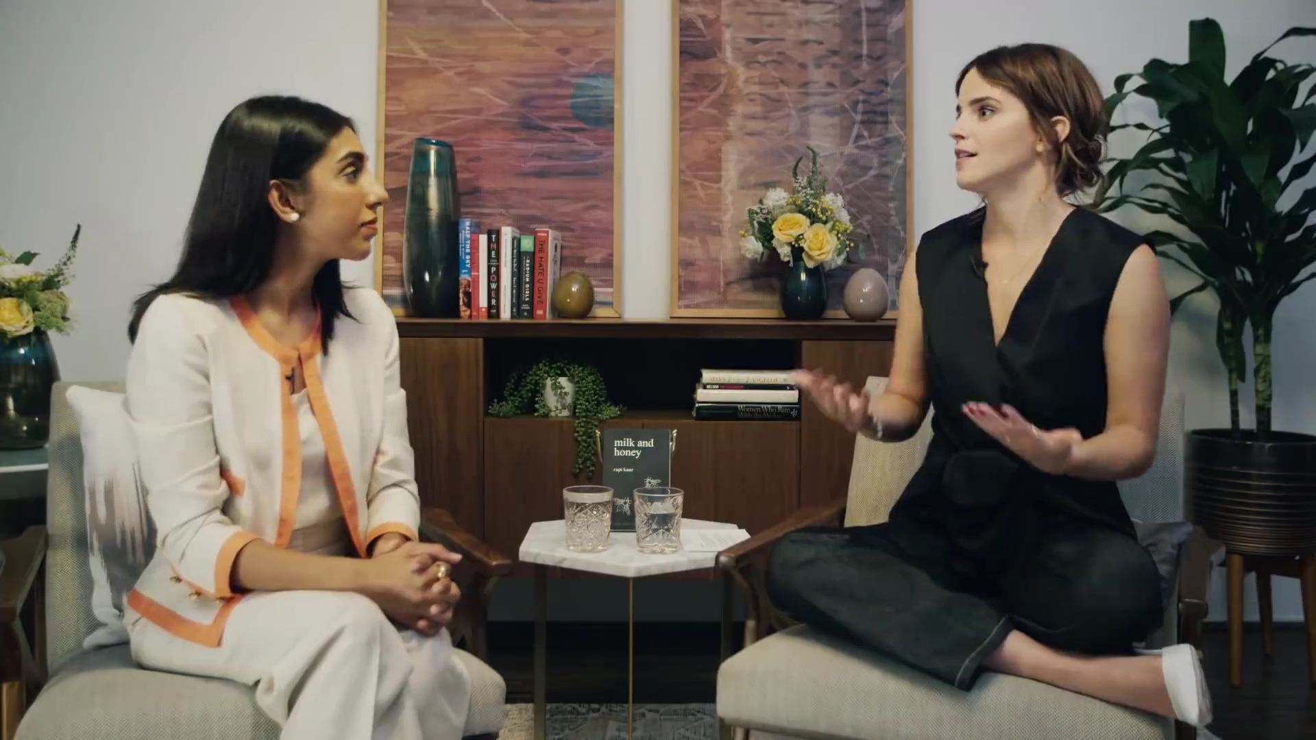 EmmaWatsonFan-dot-NL_2018OurSharedShelfWithRupiKaur0157.jpg EmmaWatsonFan-dot-NL_2018OurSharedShelfWithRupiKaur0157.jpg