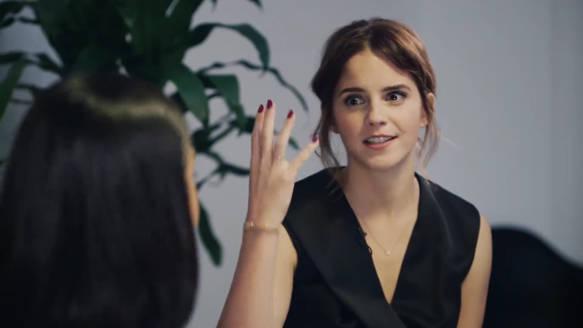 EmmaWatsonFan-dot-NL_2018OurSharedShelfWithRupiKaur0291.jpg EmmaWatsonFan-dot-NL_2018OurSharedShelfWithRupiKaur0291.jpg